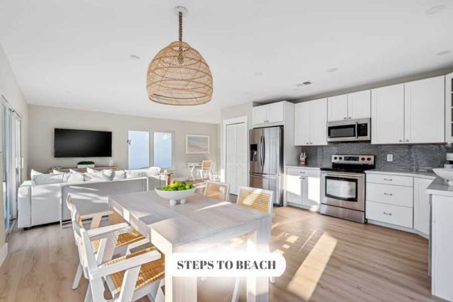 Hot Tub • King Beds  • Luxury Villa • 1min to Sand Main Image